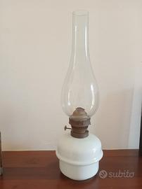  Affascinante lampada ad olio vintage 