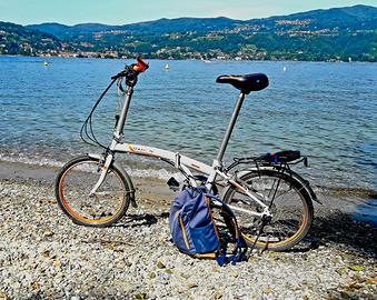 Coppia di biciclette pieghevoli
