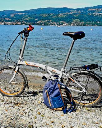 Coppia di biciclette pieghevoli