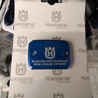 Husqvarna COPERCHIO POMPA FRENO ANTERIORE 701