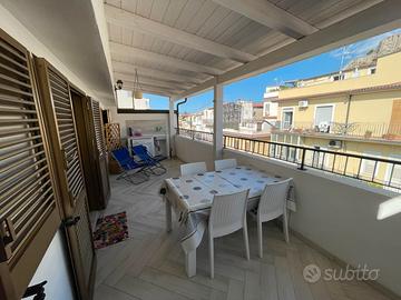 Roccella Jonica, trilocale vista mare con terrazzo