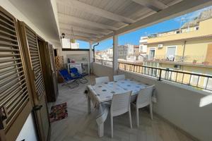 Roccella Jonica, trilocale vista mare con terrazzo