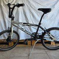 Bicicletta BMX 