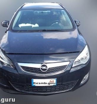 Opel Astra station del 2013