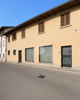 NEGOZIO A COMUN NUOVO