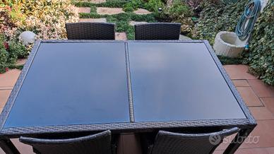 Tavolo in rattan da esterno