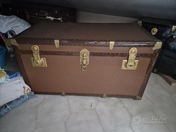 Coppia di bauli vintage da viaggio/arredo