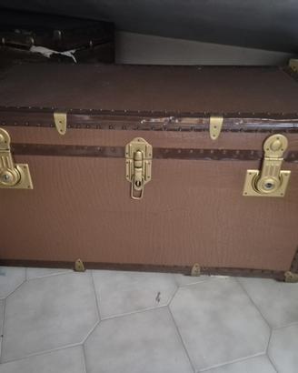 Coppia di bauli vintage da viaggio/arredo