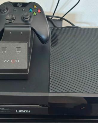 Xbox One + Controller + Stazione Ricarica Venom