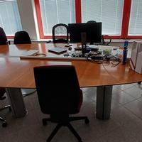  tavolo da ufficicio e riunioni in legno massiccio