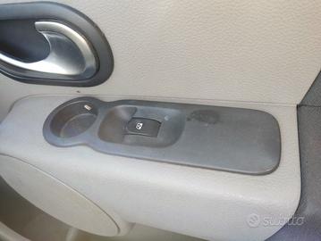 Comando vetri ant dx RENAULT MODUS del 2005