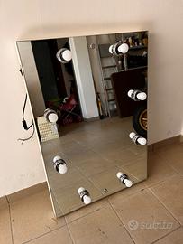 Specchio con luci