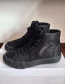 Prada stivaletti platform combat neri in nylon 36