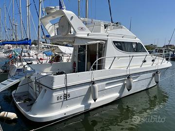 Barca a motore DC9S 2 X 370 cv