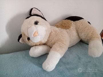 Gatto di peluche