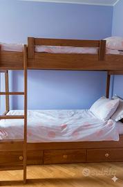 letto a castello  con comodino
