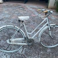 Bicicletta con freni a bacchetta