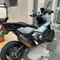 Honda x adv 750 con akrapovic completo