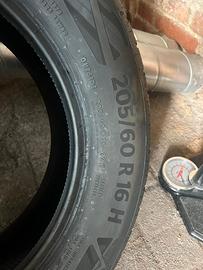 pneumatici nuovi 205/60 R16