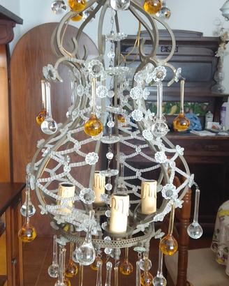 lampadario di cristallo e ferro battuto vintage