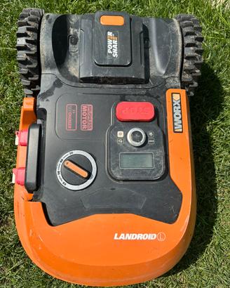 Robot tagliaerba