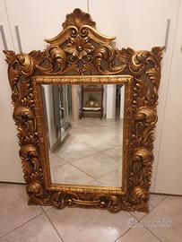 specchio con cornice foglia oro