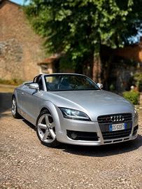 AUDI TT 8J 2.0 TFSI MK2 Roadster - Cabrio