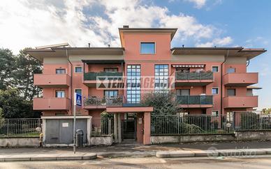 MONOLOCALE IN CONTESTO RECENTE