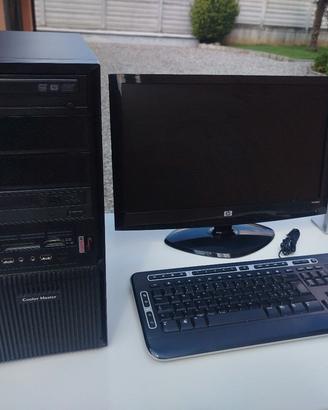 Postazione PC completa di tutto