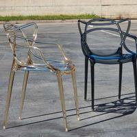 sedie moderne   trasparente, tavolo tondo