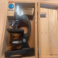 Microscopio Federico Motta