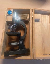 Microscopio Federico Motta