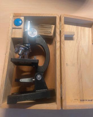 Microscopio Federico Motta