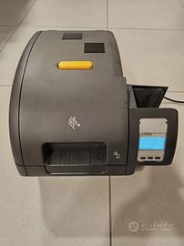 Stampante per card Zebra ZXP serie 9 con materiale
