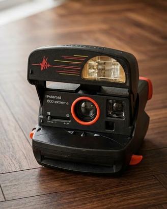 Polaroid 600 Extreme Nera Vintage 1998 Fotografica