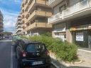 locale-commerciale-via-chieti-vetrina-blindata