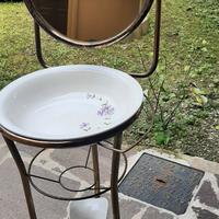Antico lavabo da camera