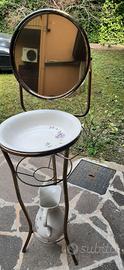 Antico lavabo da camera