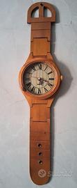 Orologio vintage in legno da parete a forma di oro