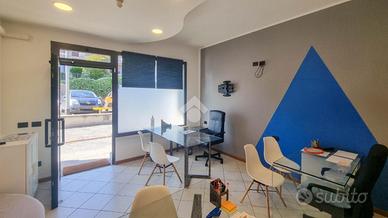 NEGOZIO A BESANA IN BRIANZA