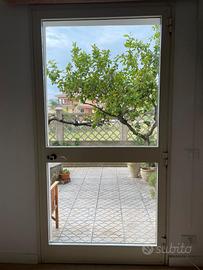 Porte finestre in acciaio bianco