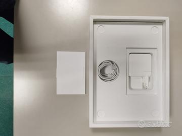MAC BOOK