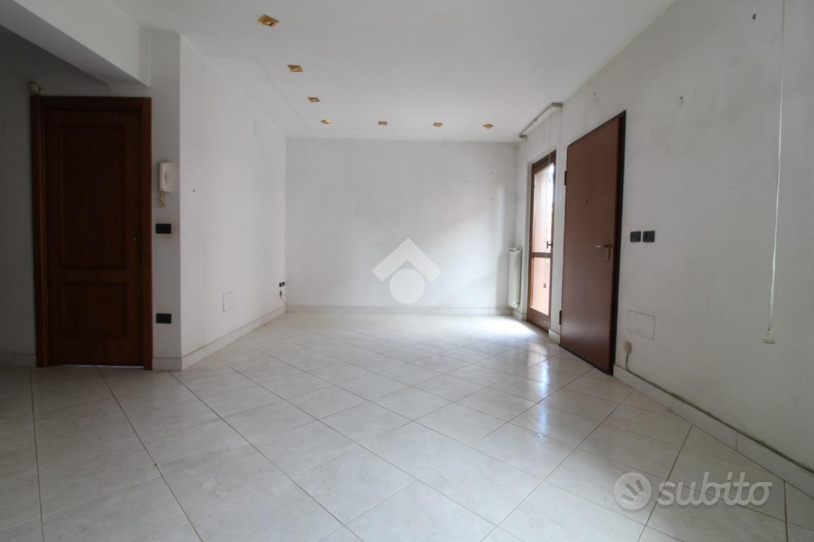 VILLA A SCHIERA A CASAGIOVE - Altro