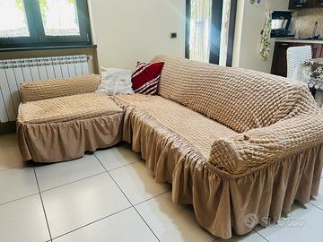 Divano tre posti con penisola smontabile