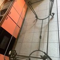 Tavolo in ferro e vetro