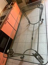 Tavolo in ferro e vetro