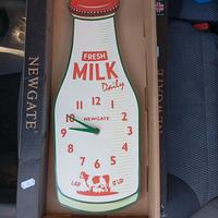 Orologio da paeretea forma di bottiglia