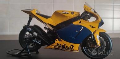 Yamaha M1 2005 1:12 Laguna Seca Valentino Rossi