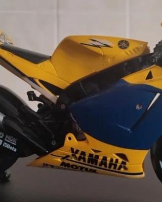 Yamaha M1 2005 1:12 Laguna Seca Valentino Rossi