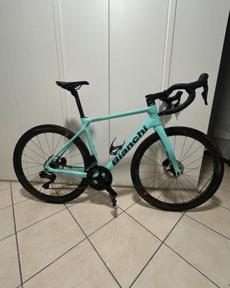 Bianchi Infinito Carbon - 105 di2 - Powermeter